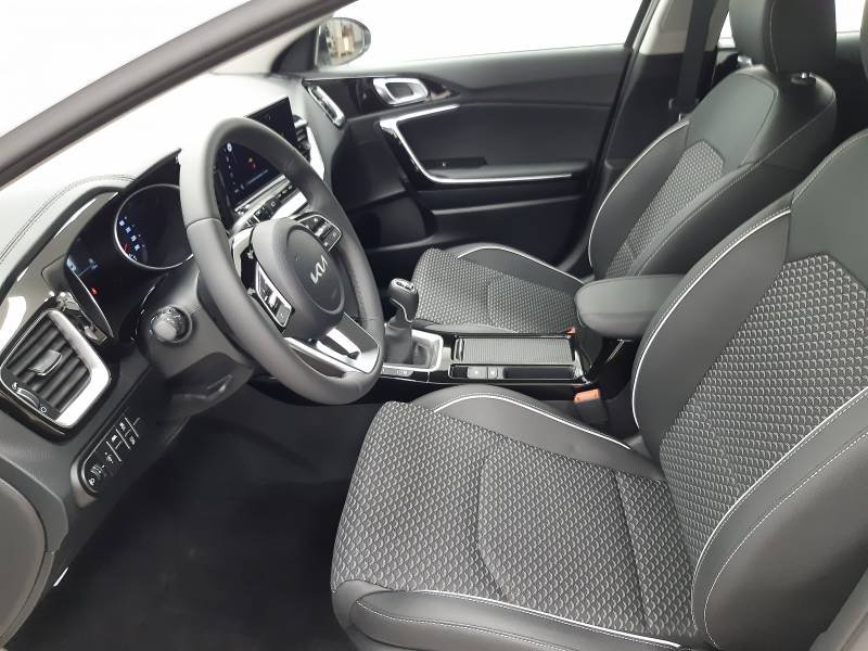Kia CEED - Photo 20