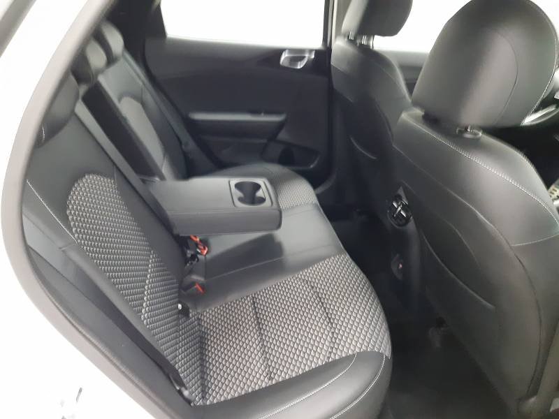 Kia CEED - Photo 23