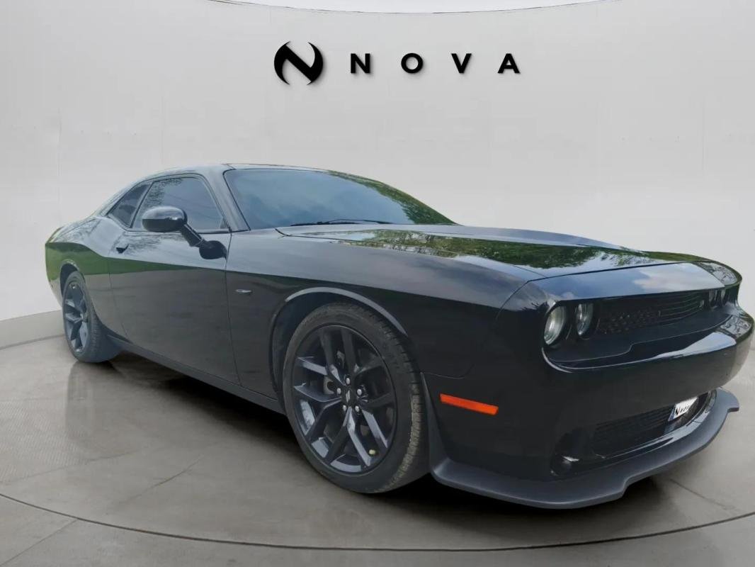 Dodge Challenger - Photo 3