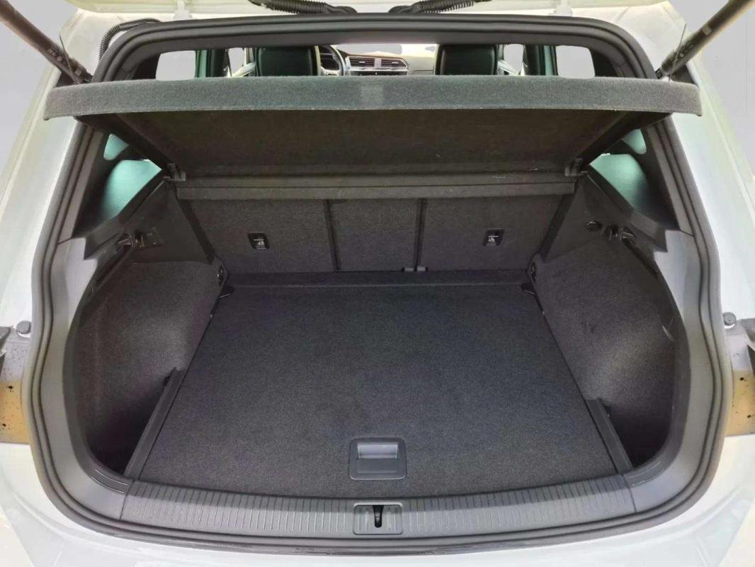 Volkswagen Tiguan - Photo 11