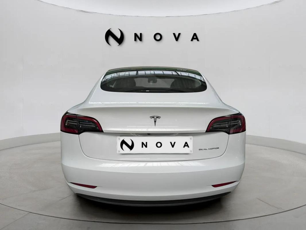Tesla Model 3 - Photo 3