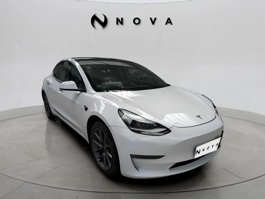 Tesla Model 3 - Photo 5