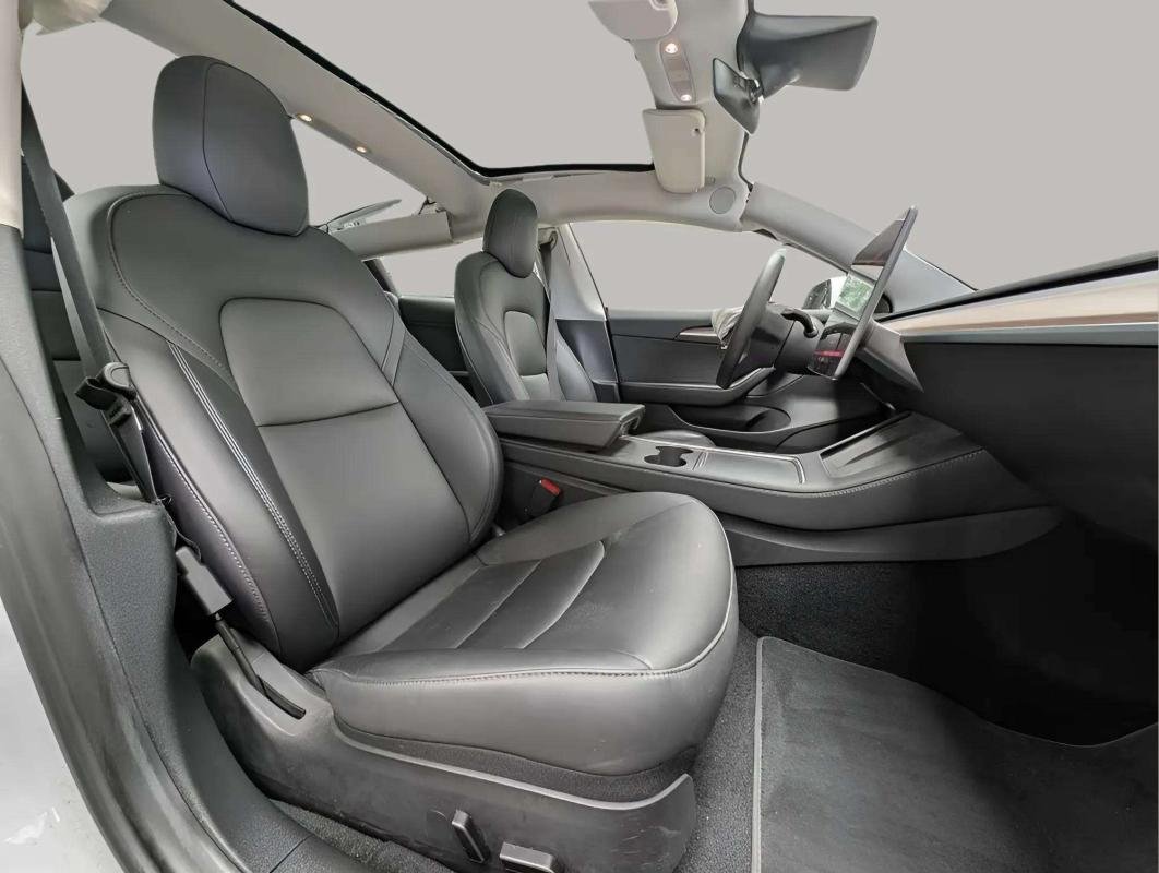 Tesla Model 3 - Photo 7