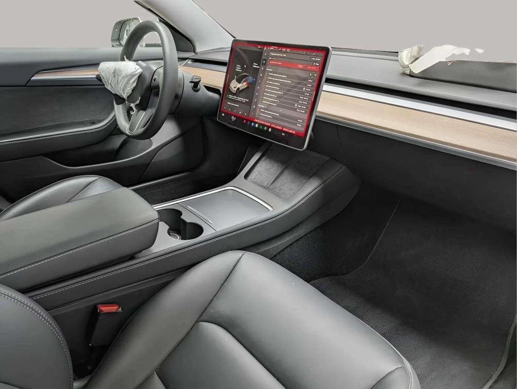 Tesla Model 3 - Photo 8