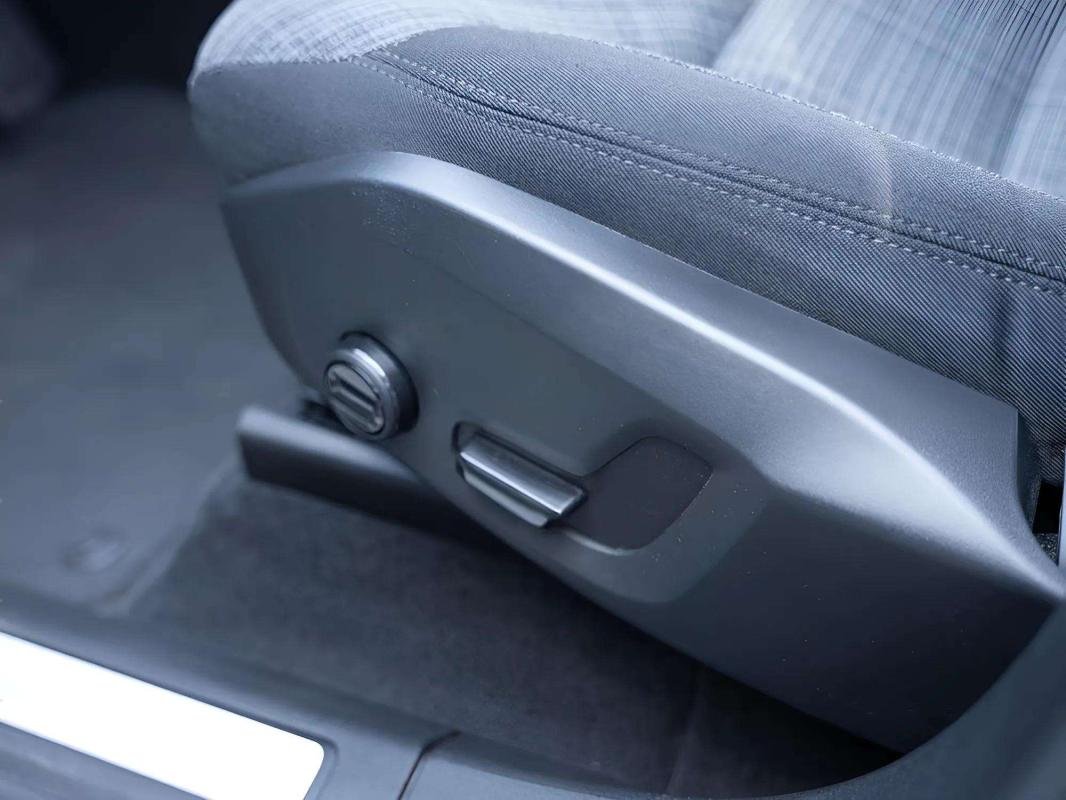 Volvo XC60 - Photo 12