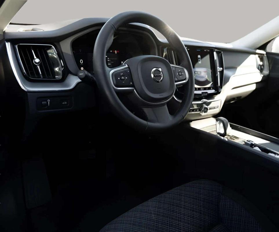 Volvo XC60 - Photo 10