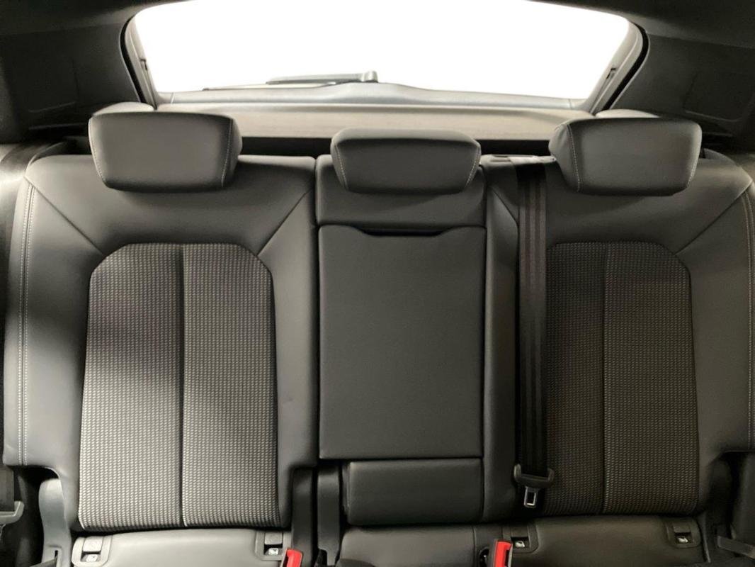 Audi Q3 - Photo 22