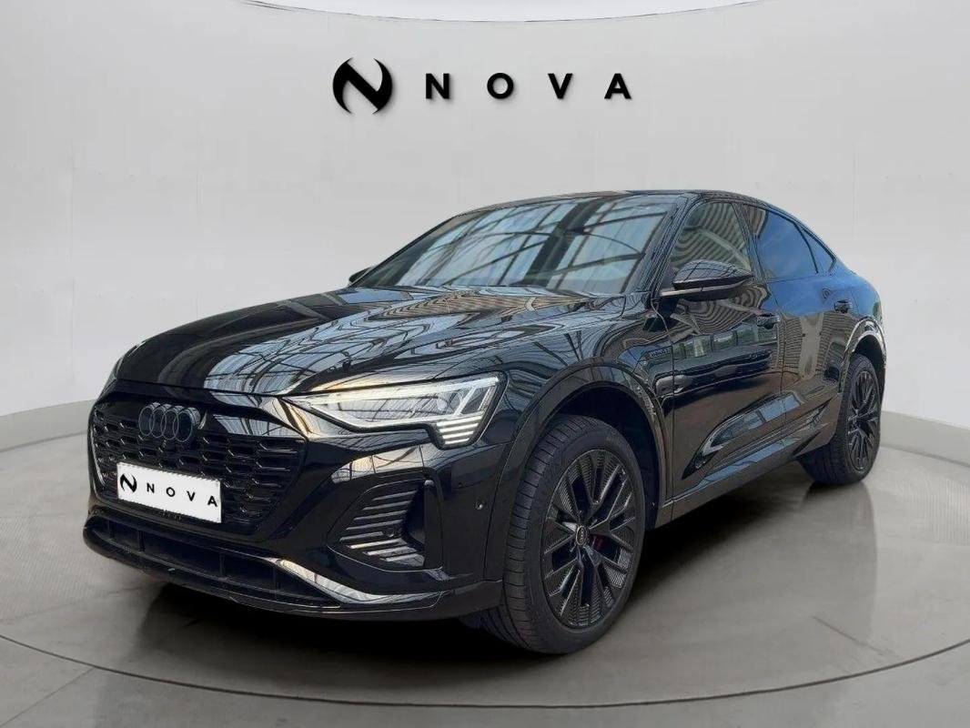 Audi Q8 - Photo 1