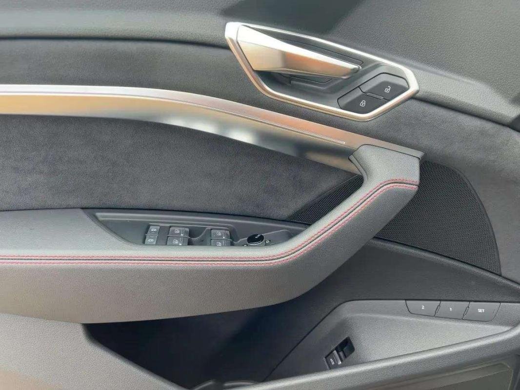 Audi Q8 - Photo 8