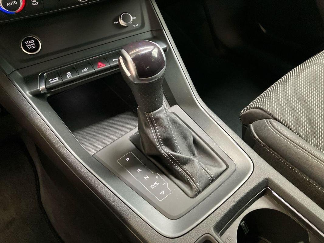 Audi Q3 - Photo 11