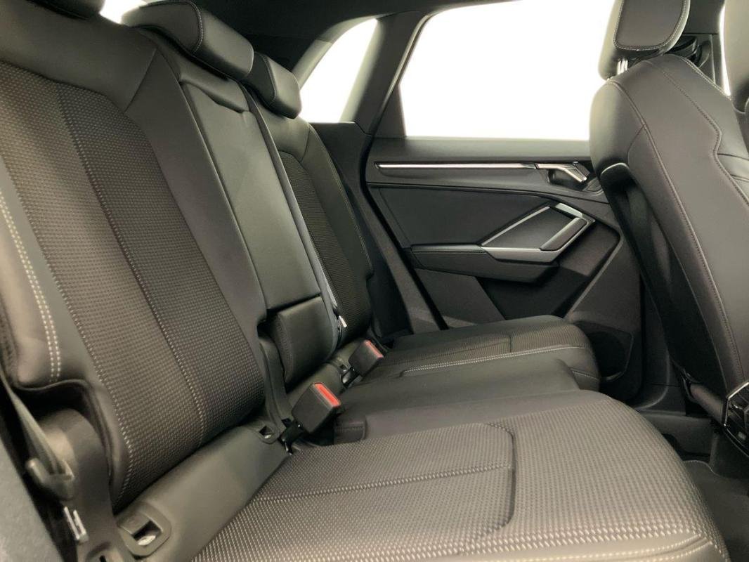 Audi Q3 - Photo 23