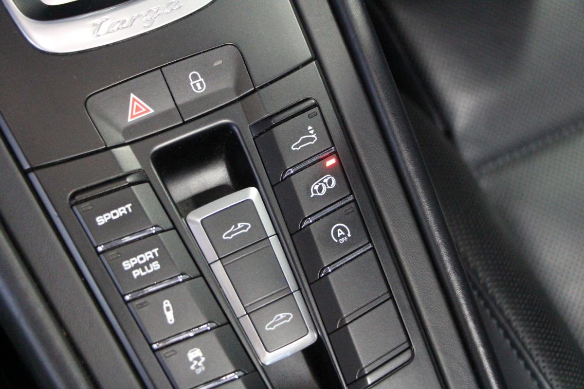 Porsche 911 - Photo 19