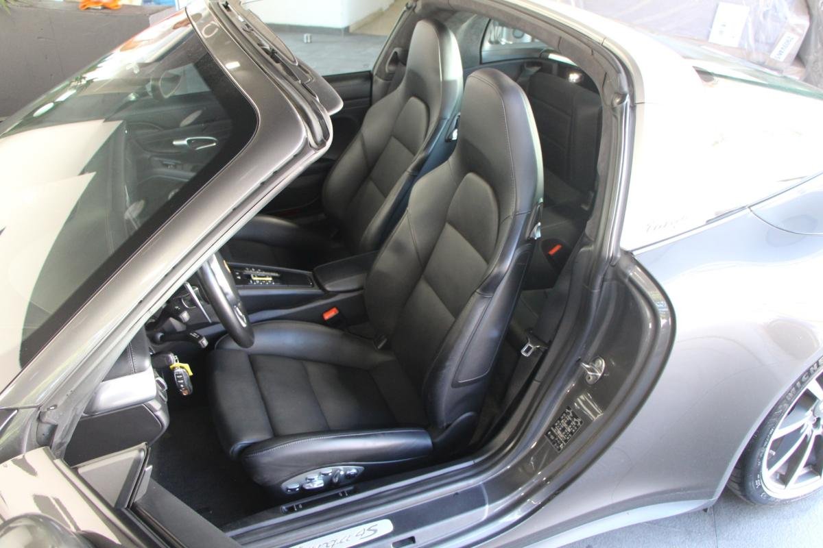 Porsche 911 - Photo 9