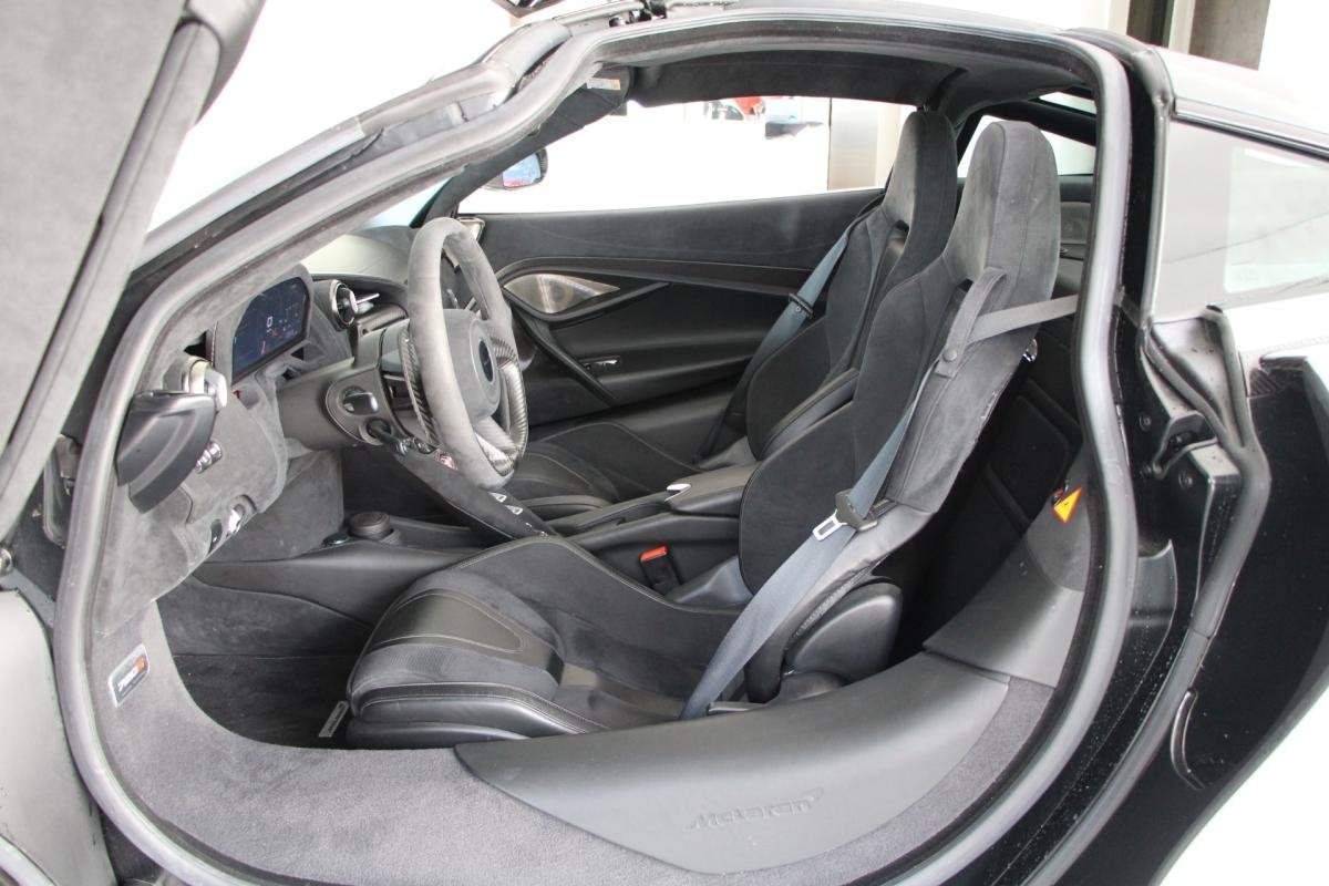 McLaren 720S - Photo 15