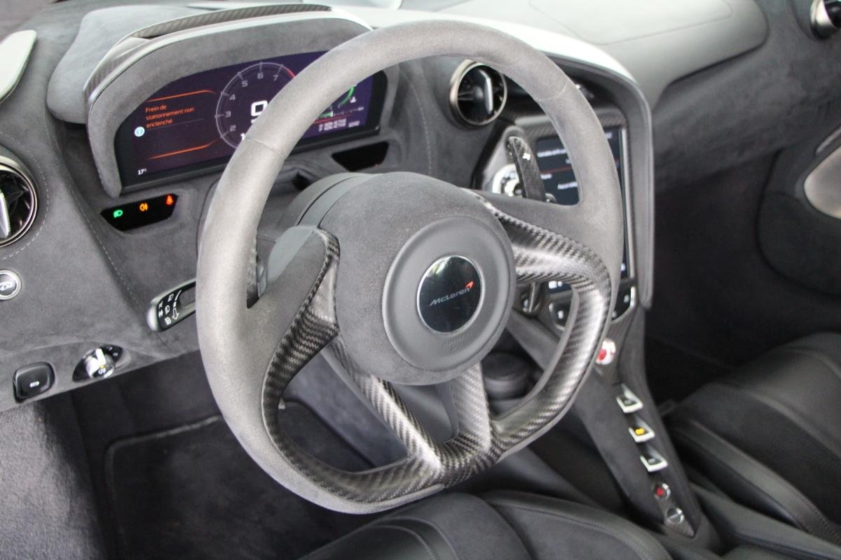 McLaren 720S - Photo 17