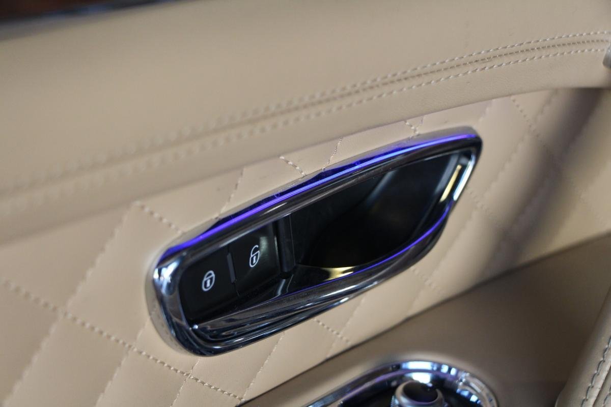 Bentley Bentayga - Photo 15