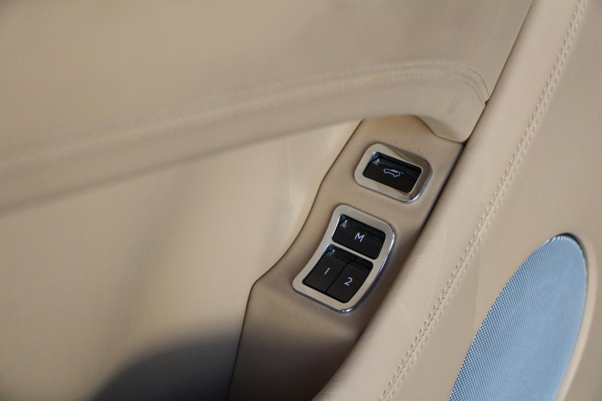 Bentley Bentayga - Photo 16
