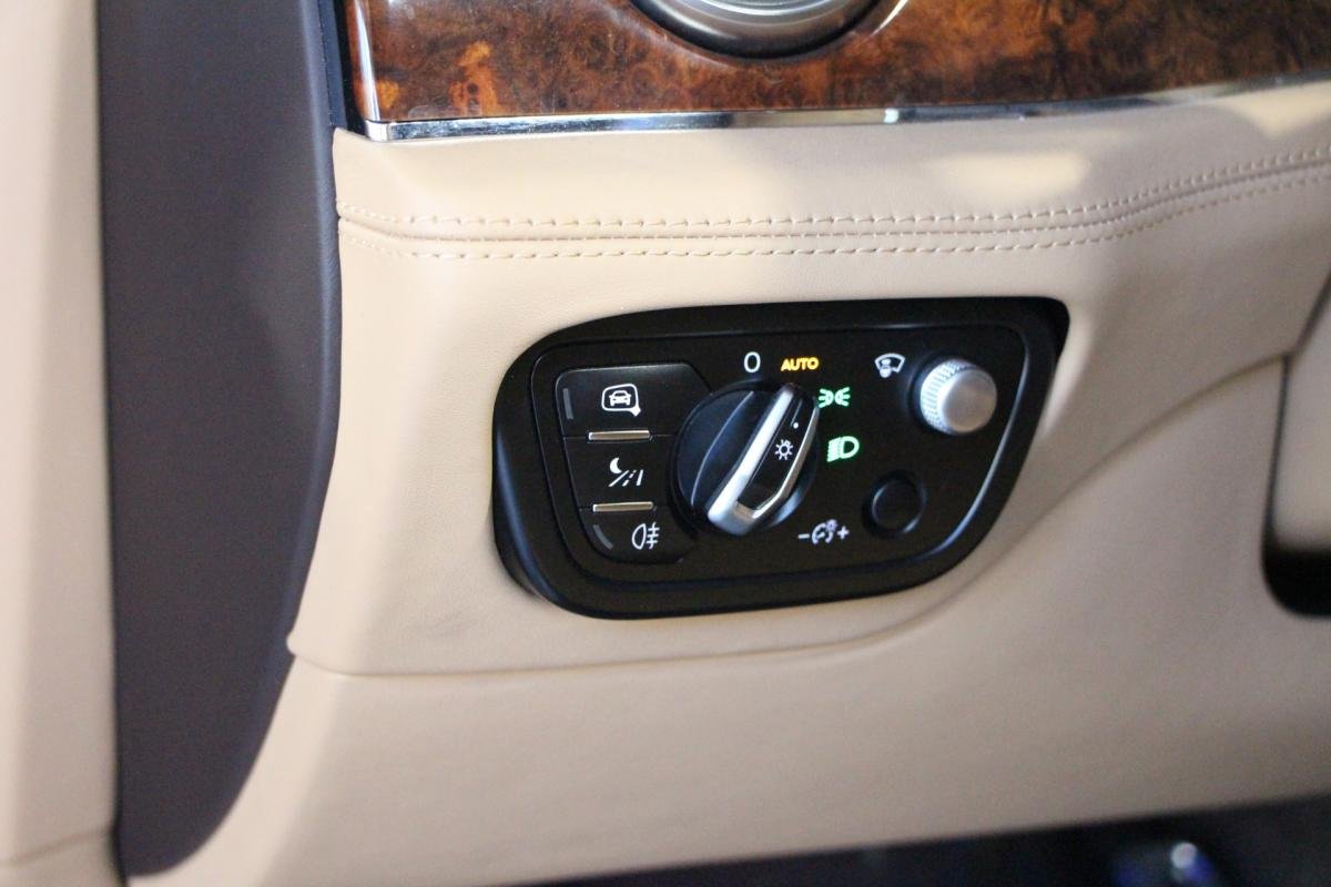 Bentley Bentayga - Photo 19
