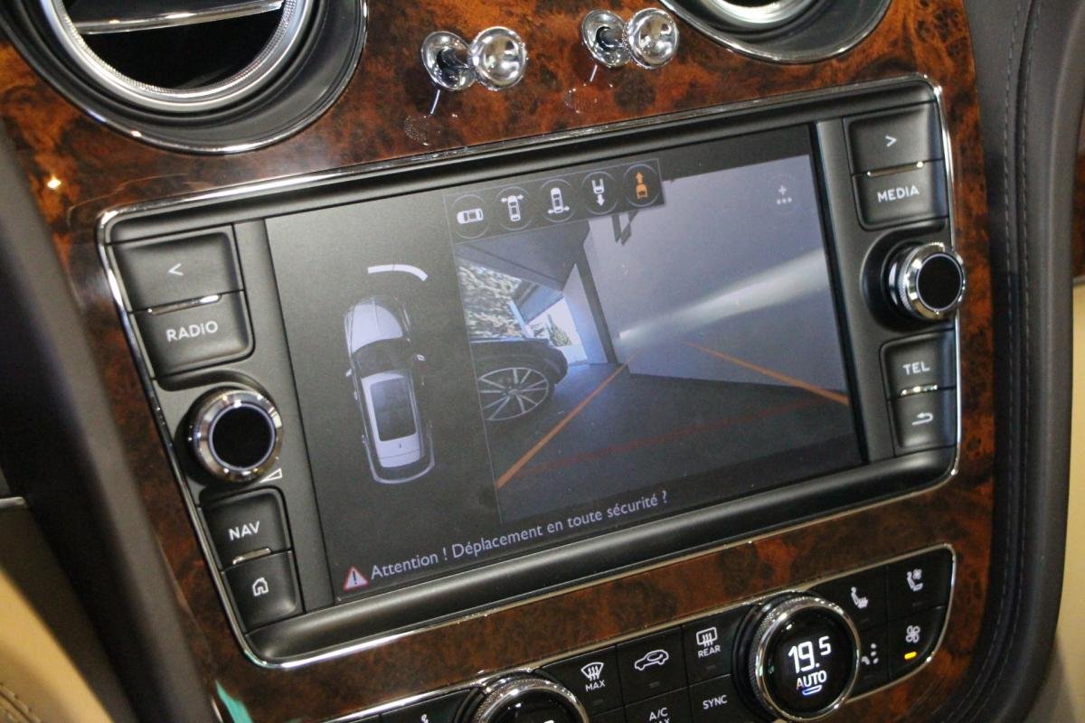 Bentley Bentayga - Photo 21