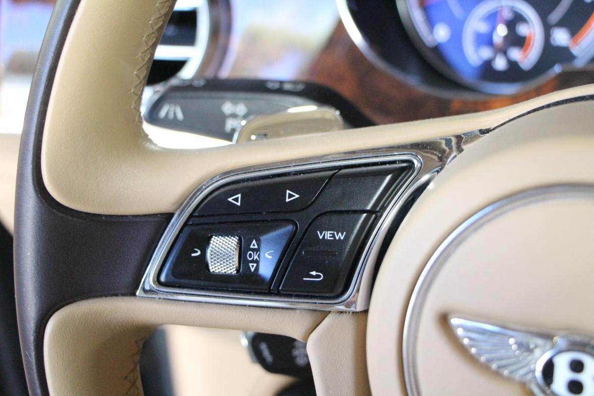 Bentley Bentayga - Photo 23