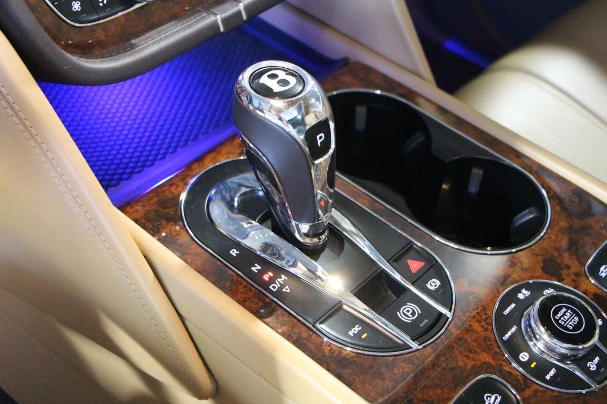 Bentley Bentayga - Photo 29
