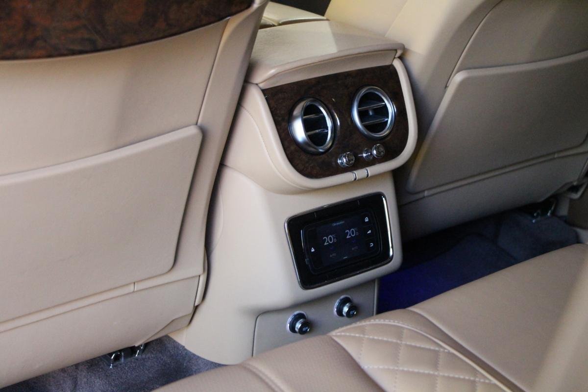 Bentley Bentayga - Photo 33