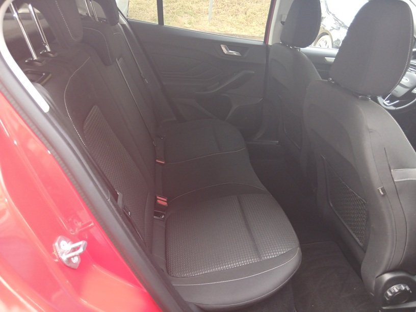 Ford Focus - Photo 6