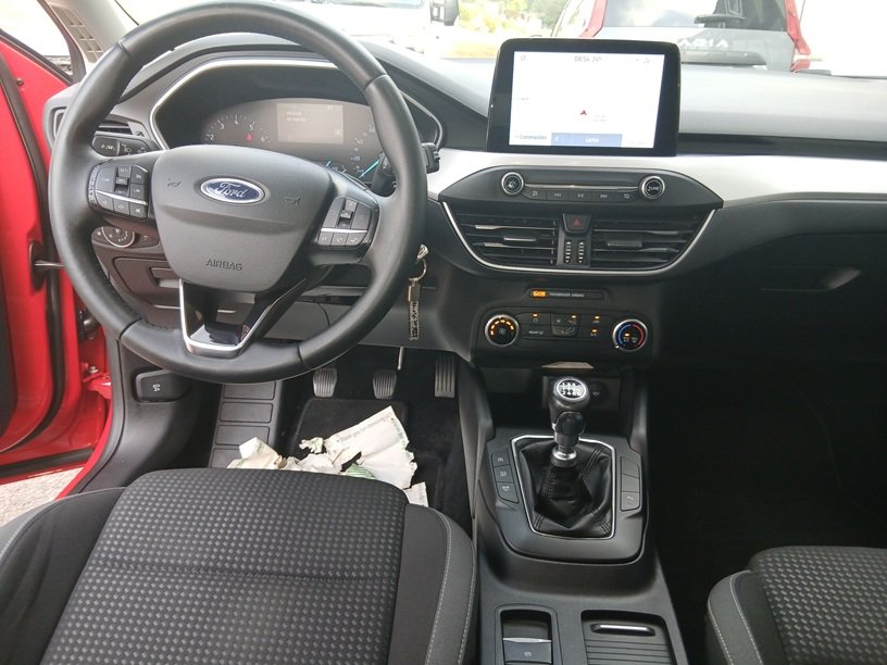 Ford Focus - Photo 8