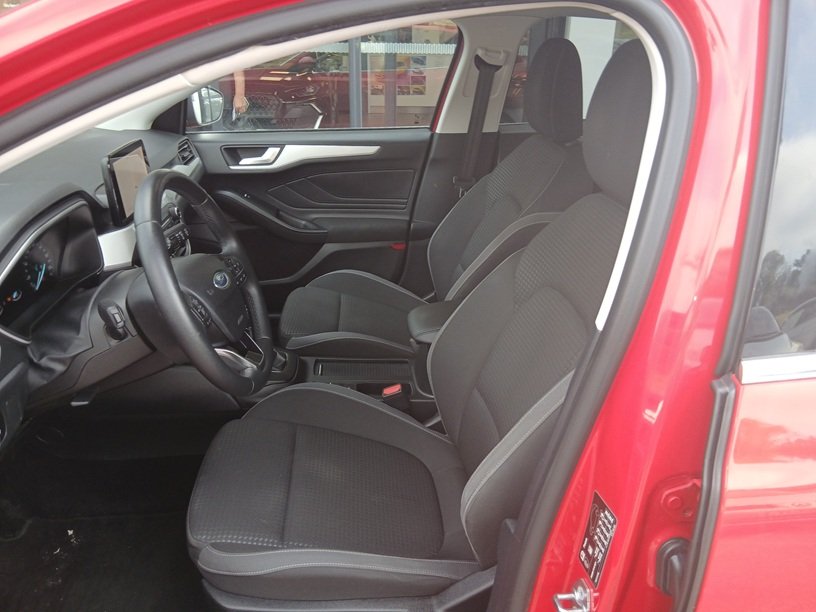 Ford Focus - Photo 9