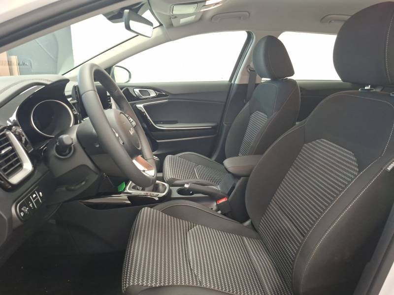 Kia CEED - Photo 10