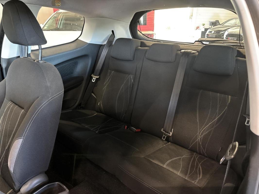 Peugeot 208 - Photo 12