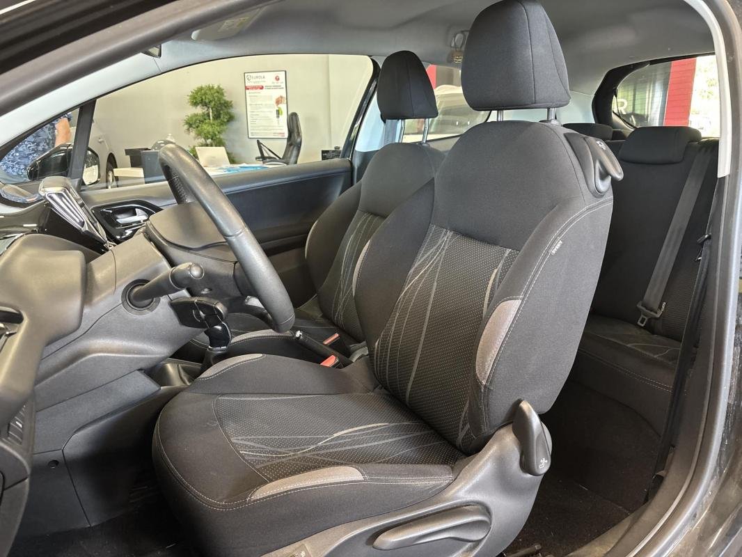 Peugeot 208 - Photo 13