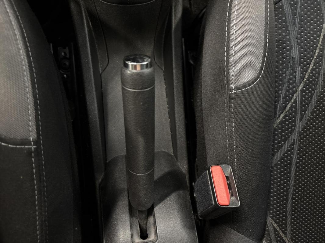 Peugeot 208 - Photo 15