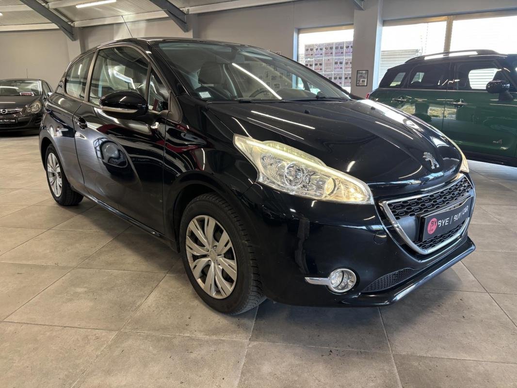 Peugeot 208 - Photo 2