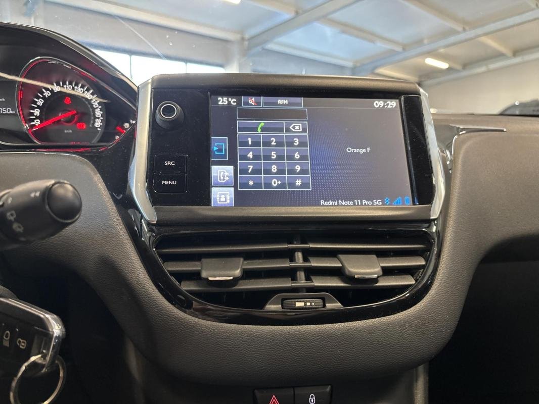 Peugeot 208 - Photo 26