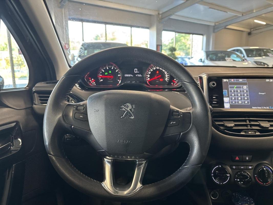 Peugeot 208 - Photo 6
