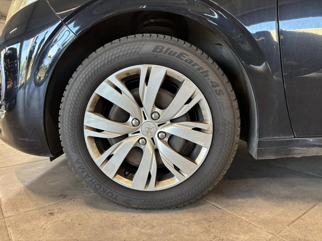 Peugeot 208 - Photo 8
