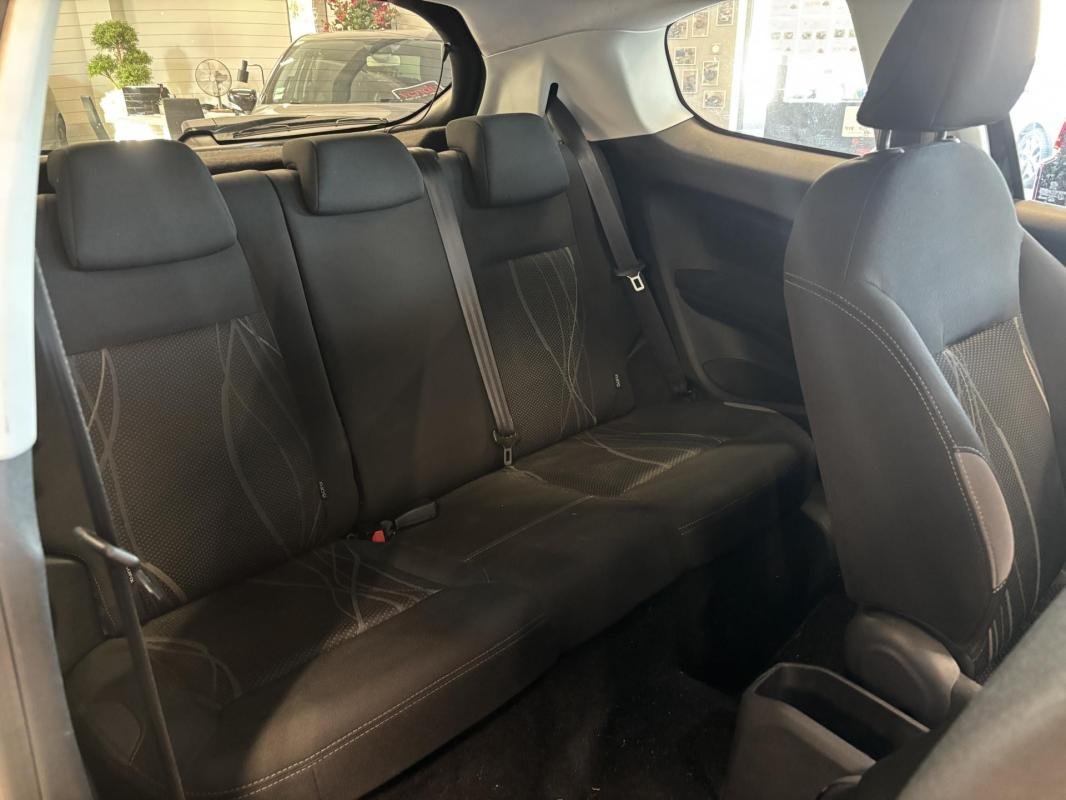 Peugeot 208 - Photo 10