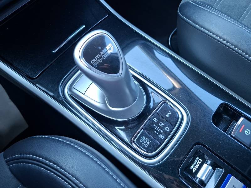 Mitsubishi Outlander - Photo 13