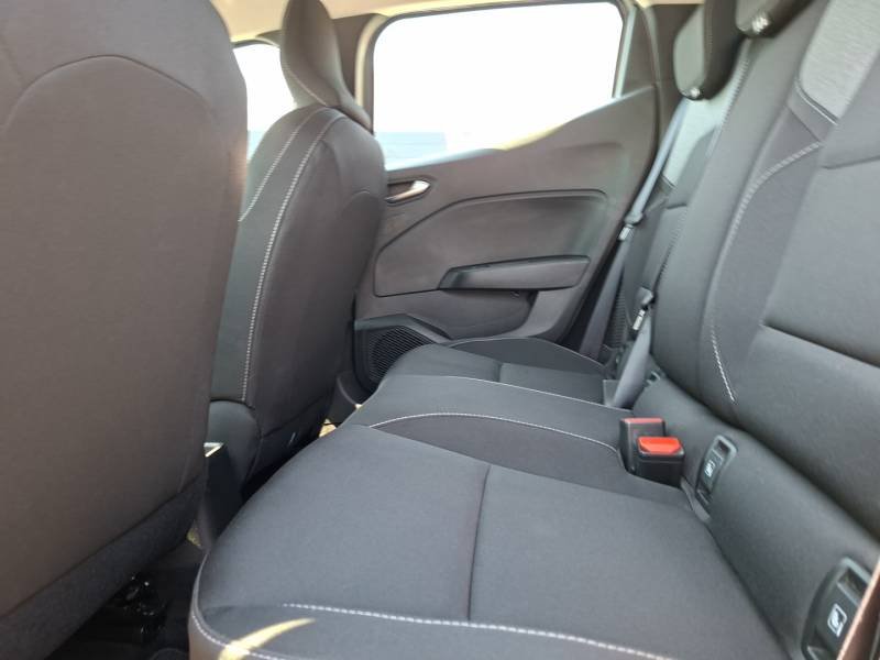 Renault Clio - Photo 24