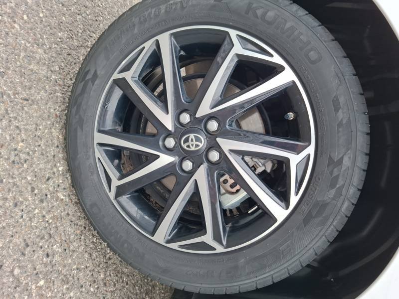 Toyota Yaris - Photo 11