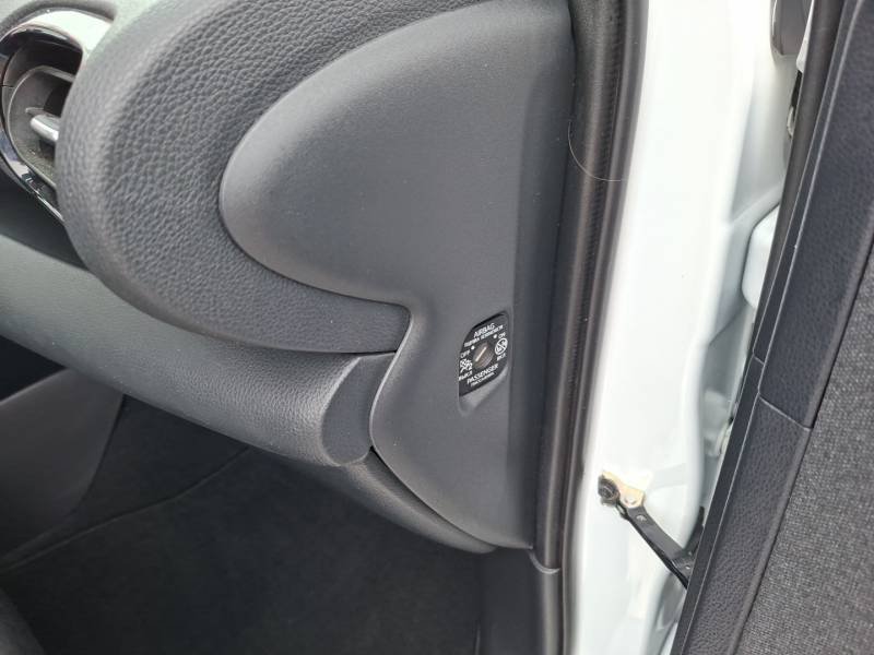 Toyota Yaris - Photo 23
