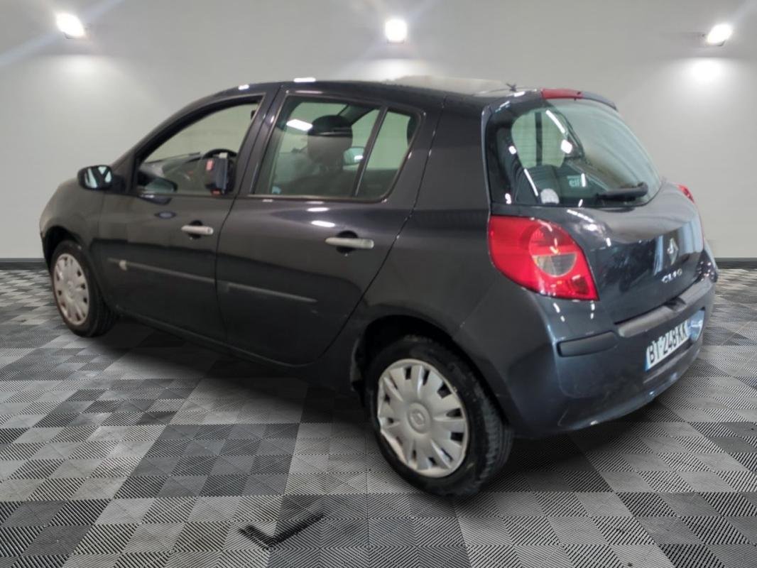 Renault Clio - Photo 2