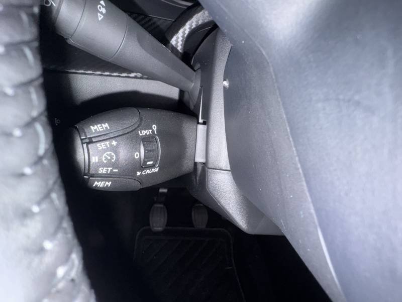 Peugeot 208 - Photo 15