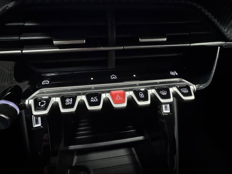 Peugeot 208 - Photo 16