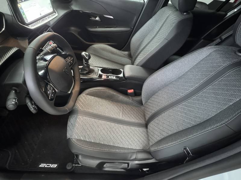 Peugeot 208 - Photo 31