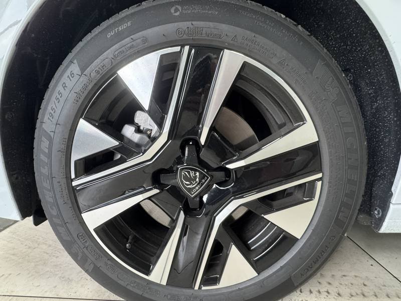 Peugeot 208 - Photo 32