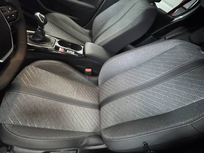 Peugeot 208 - Photo 9