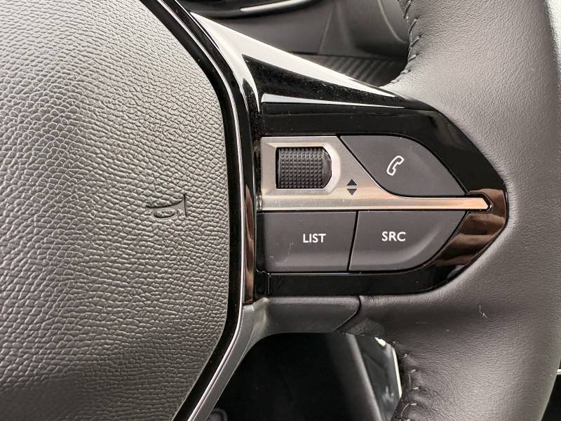 Peugeot 208 - Photo 23
