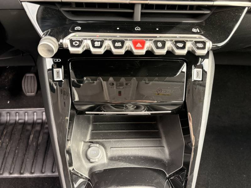 Peugeot 208 - Photo 25